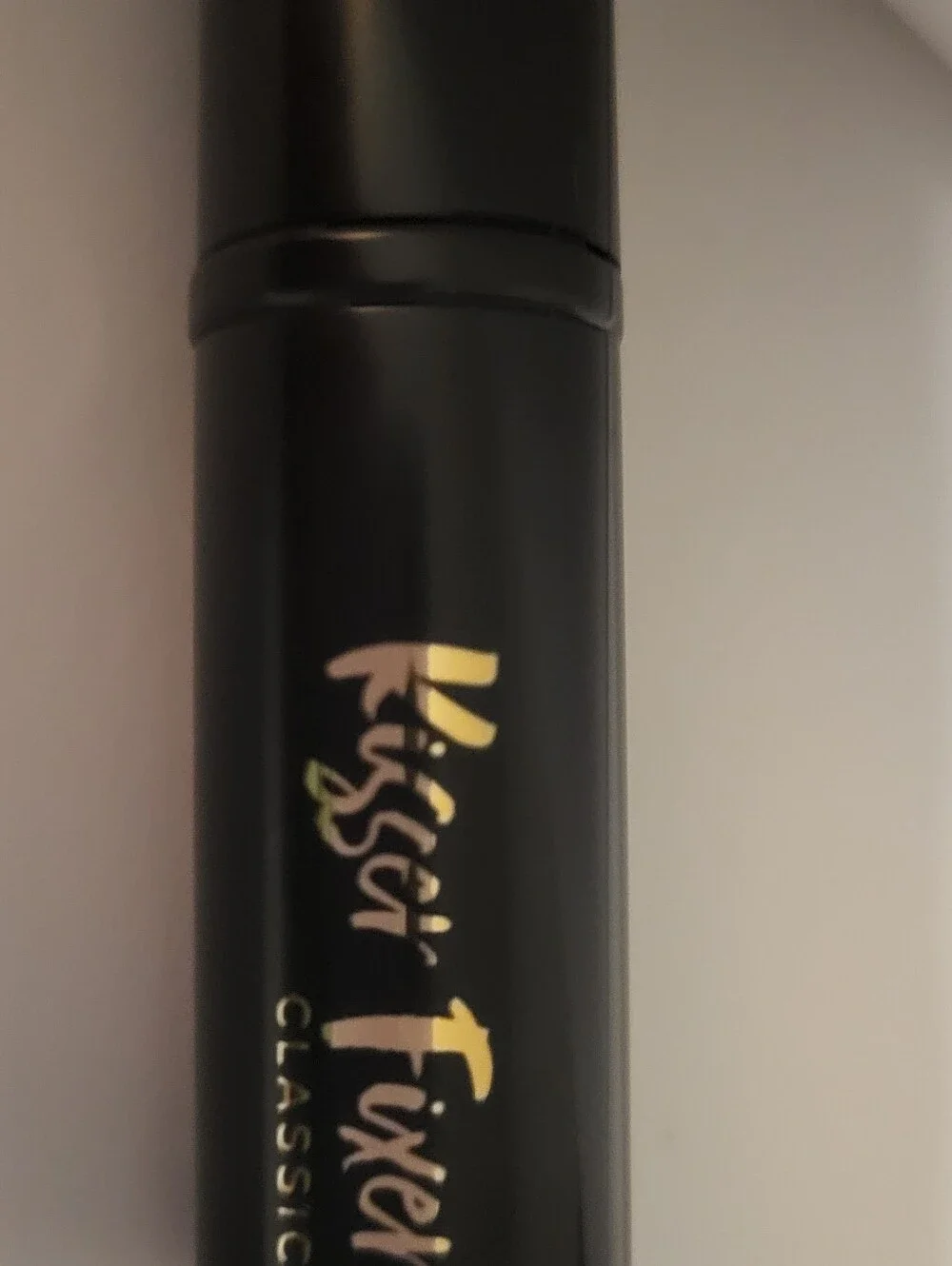 Kisser Fixer Classic Very Berry Lip Primer in Black Tube